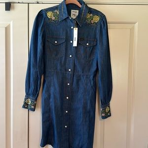 NWT Wrangler x Yellow Rose by Kendra Scott Embroidered Jean denim dress